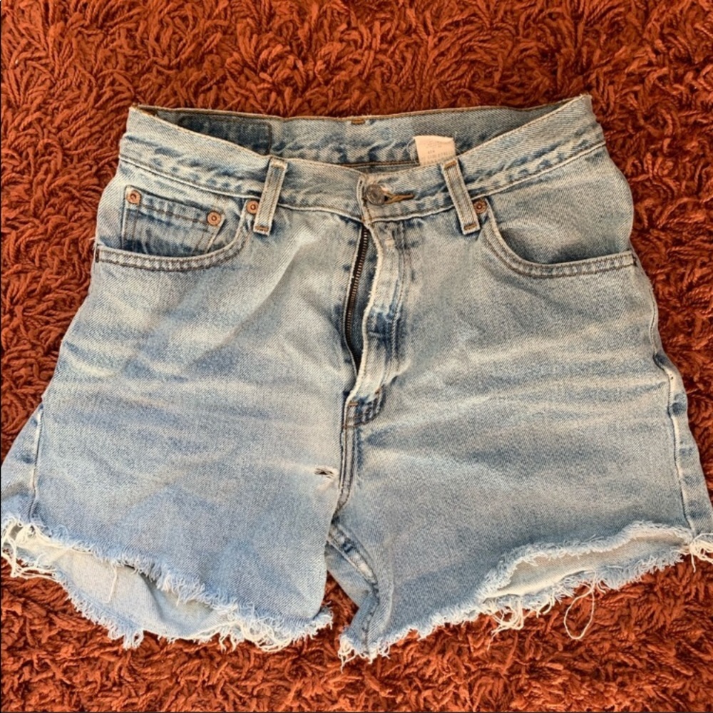 butt rip vintage levi shorts